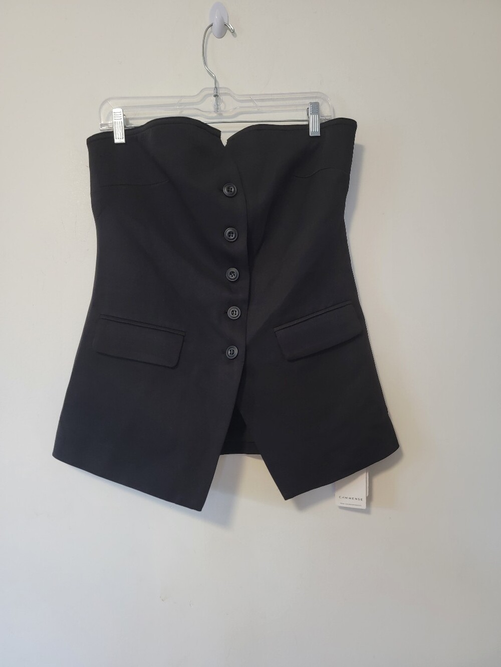 Commense Black Garment Tag and Fabric Detail